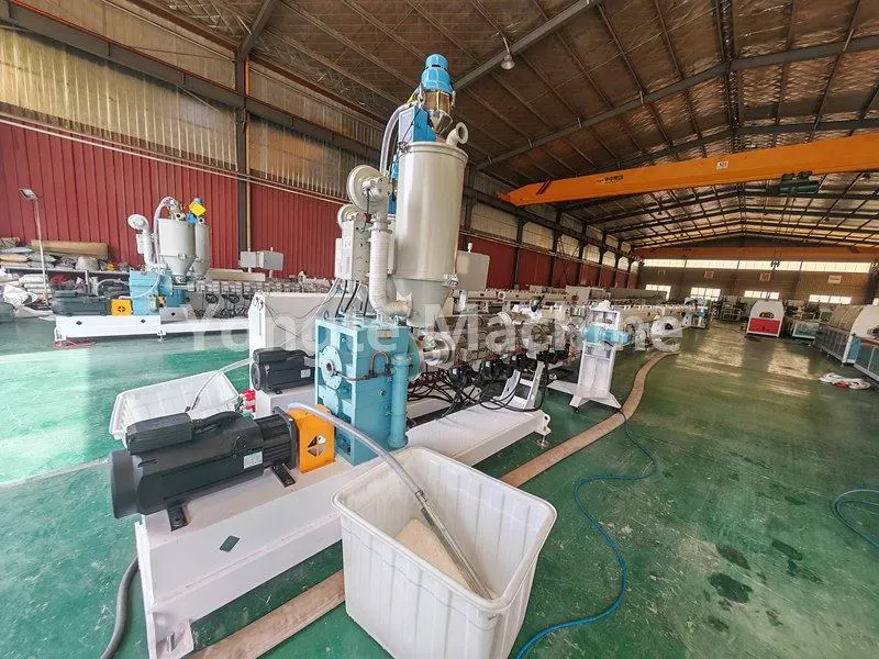 Yongte 16-63mm PPR kolmikerroksinen putken suulakepuristuslinja algerialaisille asiakkaille on onnistuneesti suorittanut käyttöönoton ja hyväksynnän