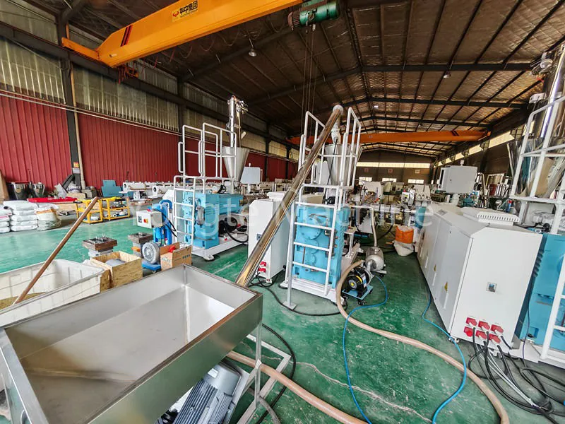 WPC-käsittelyn tuotantolinja